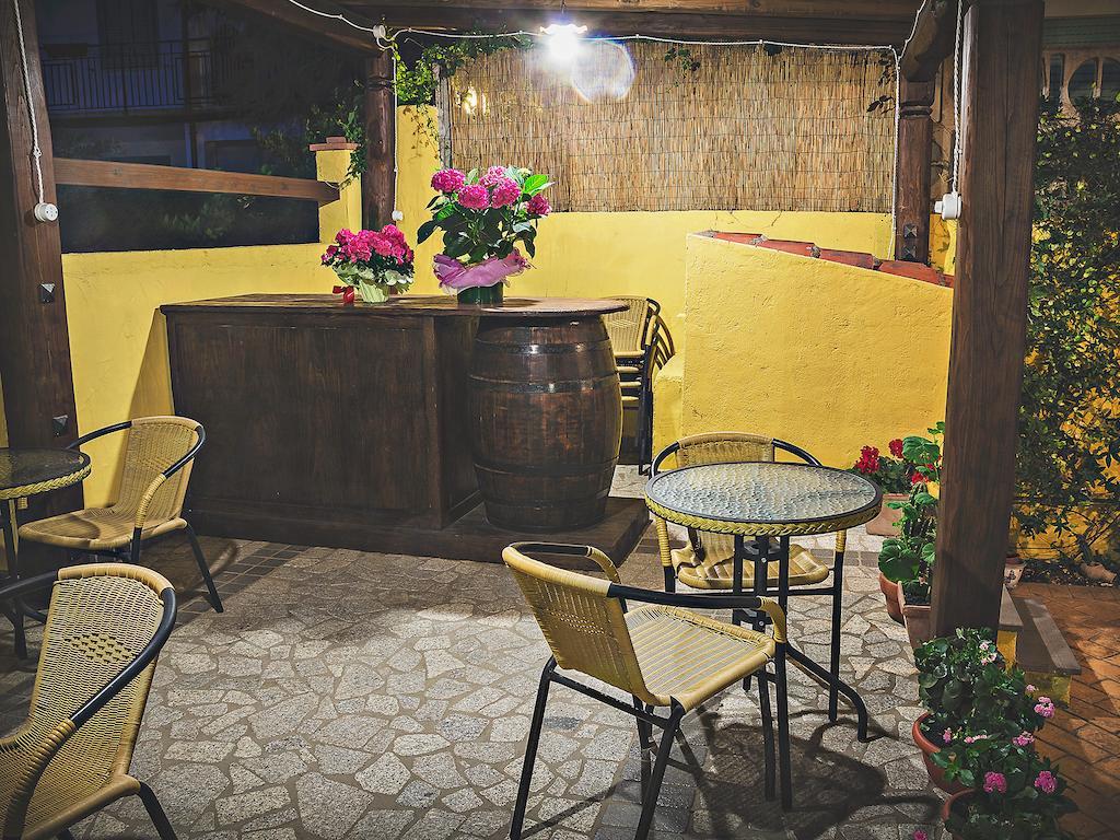Bed And Breakfast Ichnos Cala Gonone Ngoại thất bức ảnh
