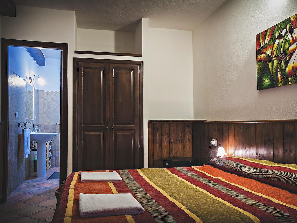 Bed And Breakfast Ichnos Cala Gonone Phòng bức ảnh