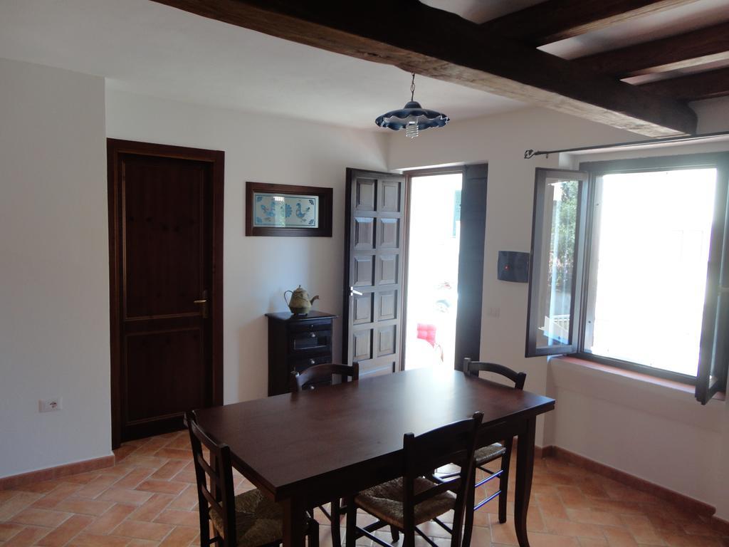 Bed And Breakfast Ichnos Cala Gonone Ngoại thất bức ảnh
