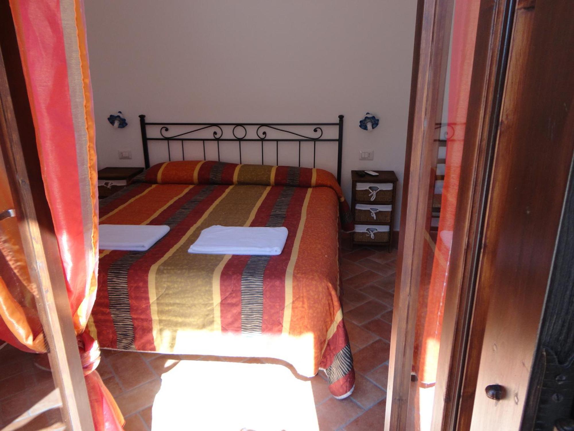 Bed And Breakfast Ichnos Cala Gonone Ngoại thất bức ảnh